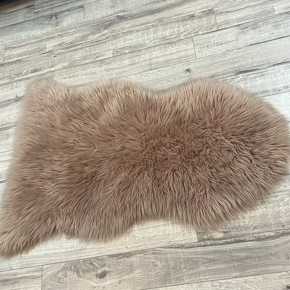 Blush pink rug Matt furry faux fur soft shaped floor luxe decor fuzzy light pink